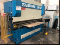 Pressa Piegatrice Gasparini 3100 x 105 ton usato Pressa a iniezione usata Engel insert 65 immagine Presse usati in vendita