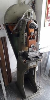 Presse annunci PRESSA ECCENTRICA  A SALTARELLO 10 TON  vendita macchina PRESSA ECCENTRICA  A SALTARELLO 10 TON  usati offerte aste macchine utensili attrezzature e macchinari