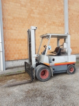 Carrelli elevatori annunci Carrello elevatore OM  vendita macchina Carrello elevatore OM  usati offerte aste macchine utensili attrezzature e macchinari