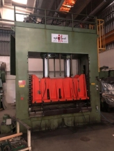 Presse annunci Pressa Gigant G2/300/2 EXP, piano lavoro vendita macchina Pressa Gigant G2/300/2 EXP, piano lavoro usati offerte aste macchine utensili attrezzature e macchinari