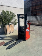 Carrelli elevatori annunci Stoccatore transpallet Linde L12 vendita macchina Stoccatore transpallet Linde L12 usati offerte aste macchine utensili attrezzature e macchinari