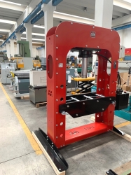 Pressa elettro-idraulica AXA 110 TON usato TORNIO VICTOR TAICHUNG Vt-36/125CV USATO immagine Torni usati in vendita