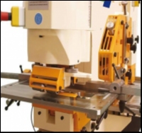PUNZONATRICE COMBINATA GEKA HYDRACROP 110 S DOPPIO CILINDRO NUOVA CE usato TORNIO CNC A 2 ASSI VICTOR Vturn-26/60 - immagine Torni usati in vendita