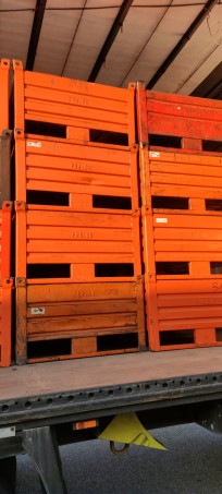 CONTENITORI IN FERRO 100X80H61 usato Pallet battiscopa da 554 pz  foto 10