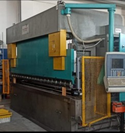 PIEGATRICE SYNCRO ITALMACCHINE usato CENTRO DI LAVORO MATSUURA MOD RA-3 SERIE immagine Centri di lavoro usati in vendita