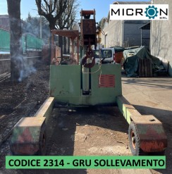 CARRELLO ELEVATORE USATO MULETTO GRU SOLLEVAMENTO usato Cinghie Agricole a stock  immagine Trattori Agricoli usati in vendita