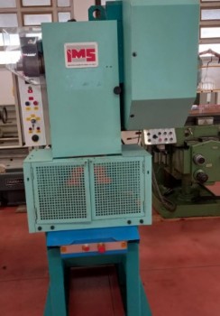 Pressa Ims 40 ton, anno 1998 usato Pompa fluid-o-tech 129994 immagine Varie Macchinari usati in vendita