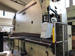 Presso piegatrice sincronizzata NOVASTILMEC mod. SHP 400/60 usato PUNZONATRICE TECNOLOGY TECNOINDEX 1550-  immagine Punzonatrici usati in vendita