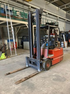 Carrello elevatore Linde Modello E20PH-01 usato Carrello elevatore elettrico Cesab  foto 10