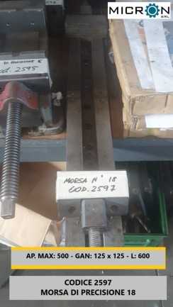 CODICE 2597 - MORSA DI PRECISIONE 18 usato Piani Stolle in Ghisa con cave a   T   immagine Varie Macchinari usati in vendita