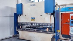 Presso piegatrice sincronizzata BARIOLA Mod. PBI 100/30 3000x100ton usato TAGLIO LASER CO2 BYSTRONIC BYSPEED 3015 immagine Taglio Laser usati in vendita