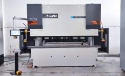 Presso piegatrice sincronizzata LVD Mod. PPEB 110/30 usato TORNIO CNC BIGLIA immagine Torni usati in vendita