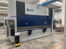 Pressa Piegatrice sincronizzata MVD 4100 X 320 Ton CNC ESA 7 assi -  usato PIEGATRICE  A 3 ASSI WARCOM UNICA 50-30 foto 10